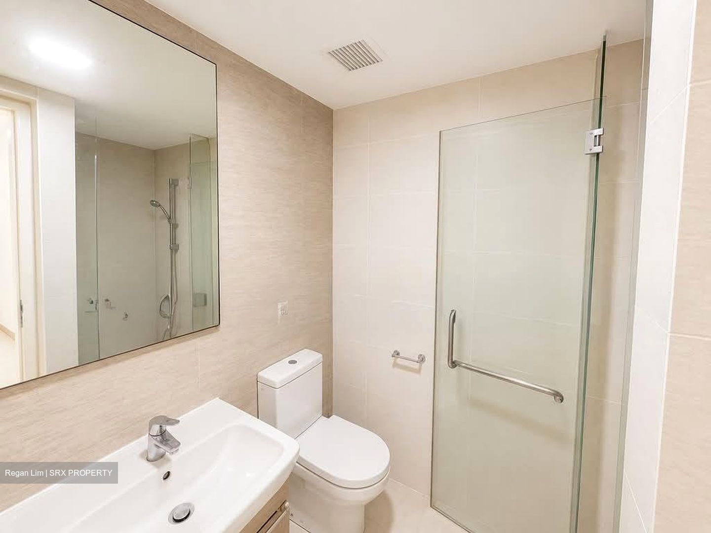 The Lakefront Residences (D22), Condominium #558854111